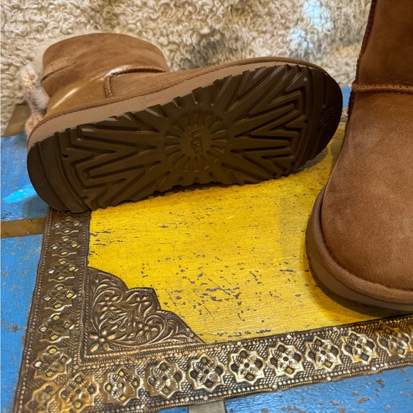 UGG size 6 women’s boot! - Picture 7 of 8
